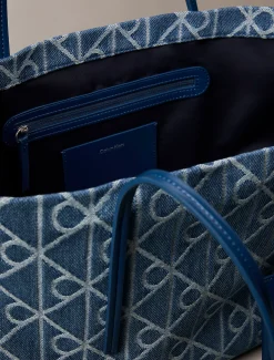 Calvin Klein Große Umhängetasche aus Denim-Jacquard mit Beutel^Damen Tote Bags|Taschen
