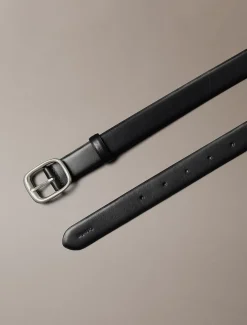 Calvin Klein Gürtel aus Vollnarbenleder mit auffälliger Schnalle^Damen Gürtel