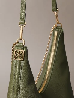 Calvin Klein Hobo-Tasche mit Schmuckkette^Damen Umhängetaschen|SchultertaschenFrisch Eingetroffen