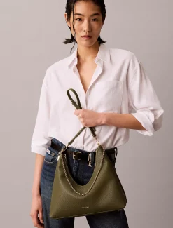 Calvin Klein Hobo-Tasche mit Schmuckkette^Damen Umhängetaschen|SchultertaschenFrisch Eingetroffen