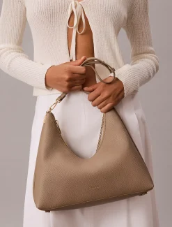 Calvin Klein Hobo-Tasche mit Schmuckkette^Damen Umhängetaschen|SchultertaschenFrisch Eingetroffen