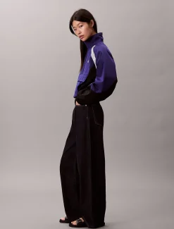 Calvin Klein Jacke aus Nylon in Blockfarben-Design mit Reißverschluss^Damen JackenFrisch Eingetroffen