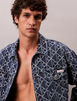 Calvin Klein Jeansjacke mit Allover-Logo im Neunzigerjahre-Look^Herren Jeansjacken|JackenFrisch Eingetroffen