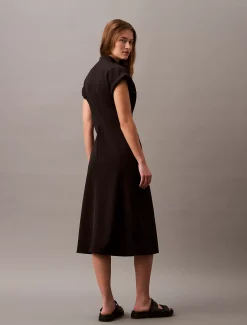 Calvin Klein Kleid aus technischem Stretchstoff mit Reißverschlussausschnitt^Damen Kleider & Röcke