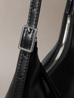 Calvin Klein Kleine Schultertasche aus Leder mit Monogramm-Logo-Emblem^Damen Umhängetaschen|Taschen