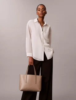 Calvin Klein Kleine Tote Bag mit beschichtetem Emblem^Damen Tote Bags|Taschen