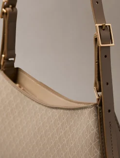 Calvin Klein Kleine Umhängetasche mit beschichtetem Emblem-Logo^Damen Umhängetaschen|SchultertaschenFrisch Eingetroffen