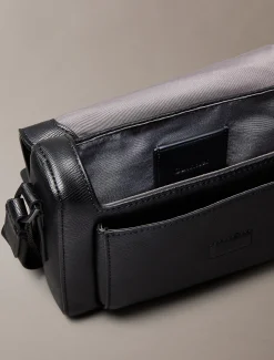 Calvin Klein Kleine Umhängetasche mit Saffiano-Emblem^Herren Umhängetaschen & Schultertaschen|Taschen