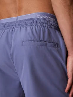 Calvin Klein Kurze Badeshorts mit Kordelzug – CK Essentials^Herren BademodeFrisch Eingetroffen
