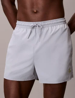 Calvin Klein Kurze Badeshorts mit Kordelzug – CK Monogram^Herren BademodeFrisch Eingetroffen