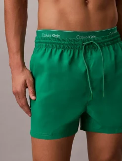 Calvin Klein Kurze Badeshorts mit Kordelzug – CK Essentials^Herren BademodeFrisch Eingetroffen