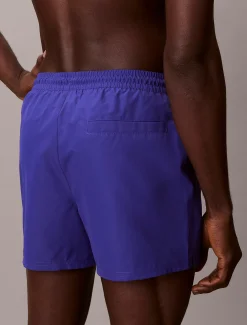 Calvin Klein Kurze Badeshorts mit Kordelzug – CK Monogram^Herren BademodeFrisch Eingetroffen