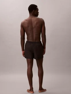Calvin Klein Kurze Badeshorts mit Kordelzug – CK Monogram^Herren BademodeFrisch Eingetroffen