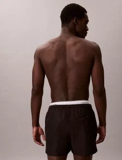 Calvin Klein Kurze Badeshorts mit Kordelzug – CK Essentials^Herren BademodeFrisch Eingetroffen