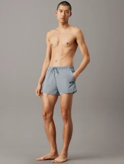 Calvin Klein Kurze Läufer-Badeshorts - CK Essentials^Herren BademodeFrisch Eingetroffen