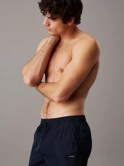 Calvin Klein Kurze Läufer-Badeshorts - CK Essentials^Herren BademodeFrisch Eingetroffen