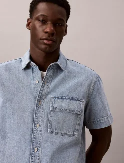 Calvin Klein Kurzärmliges Utility-Hemd aus Denim^Herren Hemden & Poloshirts