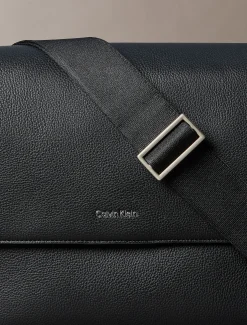 Calvin Klein Laptop-Umhängetasche mit Logo aus genarbtem Leder^Herren Umhängetaschen & Schultertaschen|Taschen