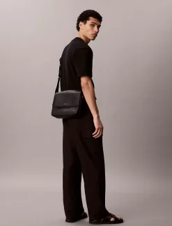 Calvin Klein Laptop-Umhängetasche mit Logo aus genarbtem Leder^Herren Umhängetaschen & Schultertaschen|Taschen