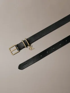 Calvin Klein Ledergürtel mit Anhänger und Signature-Logo^Damen Gürtel