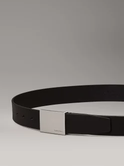 Calvin Klein Ledergürtel mit Plakette^Herren Gürtel