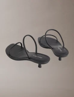 Calvin Klein Lina - Sandalen mit Kitten-Heel-Absatz aus Leder^Damen SandalenFrisch Eingetroffen