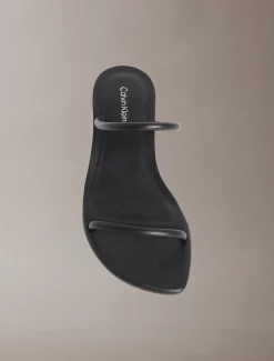 Calvin Klein Lina - Sandalen mit Kitten-Heel-Absatz aus Leder^Damen SandalenFrisch Eingetroffen