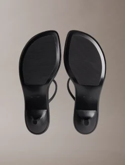 Calvin Klein Lina - Sandalen mit Kitten-Heel-Absatz aus Leder^Damen SandalenFrisch Eingetroffen