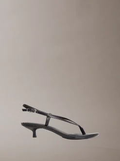 Calvin Klein Lina - Sandalen mit Kitten-Heel-Absatz aus Leder^Damen SandalenFrisch Eingetroffen