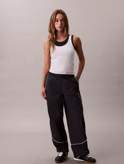 Calvin Klein Lässige Jogginghose aus Nylon im Knitter-Look^Damen Hosen & Shorts