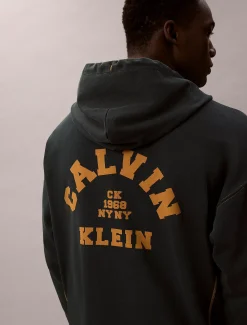 Calvin Klein Lässiger Hoodie aus Fleece mit grafischem Logo^Herren Hoodies & Sweatshirts