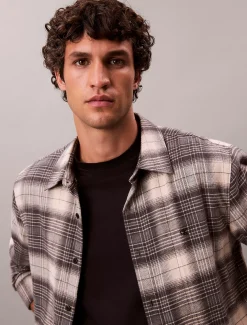 Calvin Klein Lässiges Button-Down-Hemd mit Karomuster aus gekämmter Baumwolle^Herren Hemden & Poloshirts