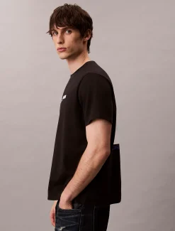 Calvin Klein Lässiges Logo-T-Shirt mit auffälliger Grafik^Herren T-shirts