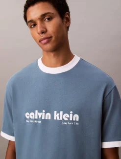 Calvin Klein Lässiges Ringer-T-Shirt mit Logo-Grafik^Herren T-shirts