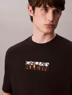 Calvin Klein Lässiges T-Shirt mit Block-Logo-Grafik^Herren T-shirts