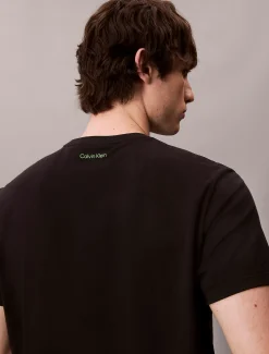 Calvin Klein Lässiges T-Shirt mit durchgehender Grafik^Herren T-shirts