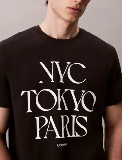 Calvin Klein Lässiges T-Shirt mit Flagship-Cities-Grafik^Herren T-shirts