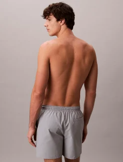 Calvin Klein Medium Badeshorts mit Tunnelzug – CK Monogram^Herren BademodeFrisch Eingetroffen