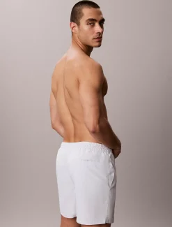 Calvin Klein Medium Badeshorts mit Tunnelzug – CK Essentials^Herren BademodeFrisch Eingetroffen