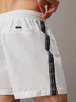 Calvin Klein Medium Badeshorts mit Tunnelzug - Logo Tape^Herren BademodeFrisch Eingetroffen