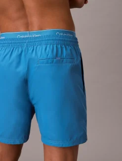 Calvin Klein Medium Badeshorts mit Tunnelzug – CK Essentials^Herren BademodeFrisch Eingetroffen