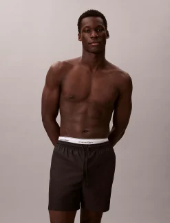 Calvin Klein Medium Badeshorts mit Tunnelzug – CK Essentials^Herren BademodeFrisch Eingetroffen