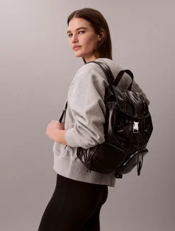 Calvin Klein Metallischer Nylon-Rucksack mit Klappe^Damen Taschen