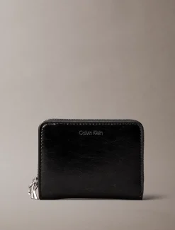 Calvin Klein Metallisches Portemonnaie mit Monogramm und Reißverschluss^Damen Geldbörsen & Etuis