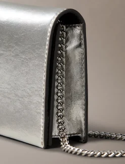 Calvin Klein Metallisches Portemonnaie mit Monogramm^Damen Geldbörsen & Etuis