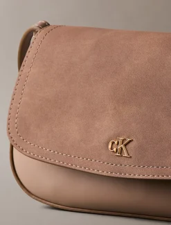 Calvin Klein Monogramm-Beutel aus Wildleder mit Kettenriemen^Damen Umhängetaschen|Taschen