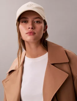 Calvin Klein Monogramm-Kappe mit glänzender Stickerei aus Moiré^Damen Hüte & MützenFrisch Eingetroffen