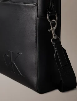 Calvin Klein Pendlertasche mit geprägtem Monogramm^Herren Taschen