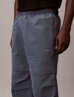 Calvin Klein Performance Hose aus Ripstop mit Reißverschlussbeinen^Herren Hosen & Shorts|Hosen & Shorts