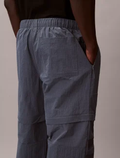Calvin Klein Performance Hose aus Ripstop mit Reißverschlussbeinen^Herren Hosen & Shorts|Hosen & Shorts